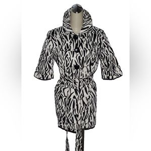 TALIE NEW $109 SIZE M MEDIUM BLACK WHITE SHORT SLEEVE JACKET COAT TOP